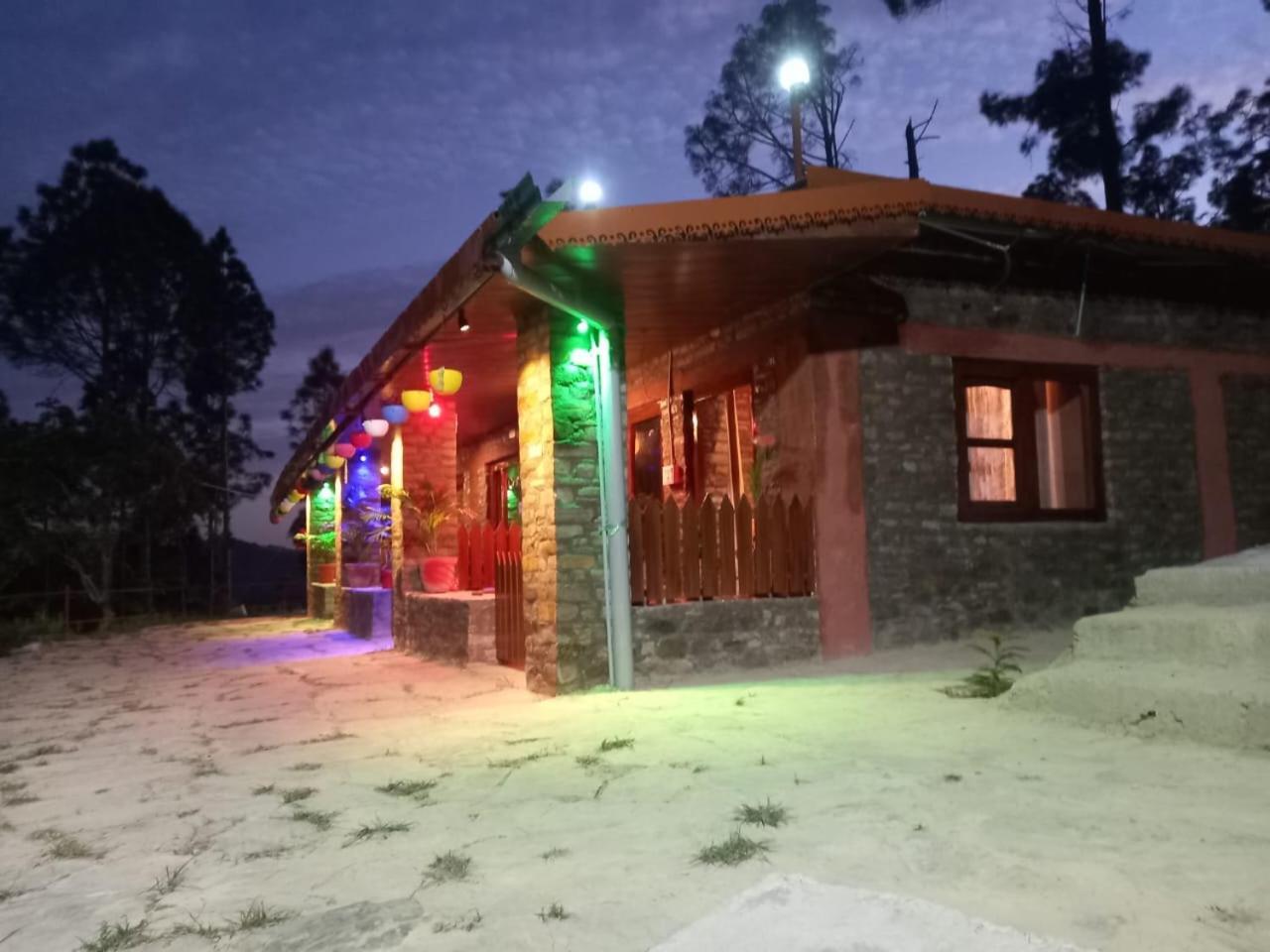 Nature Villaas Basa Homestay Pauri 외부 사진