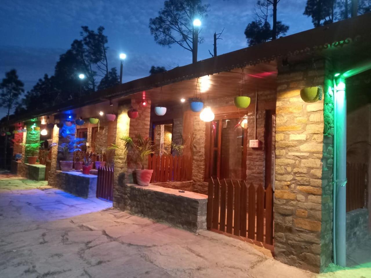 Nature Villaas Basa Homestay Pauri 외부 사진