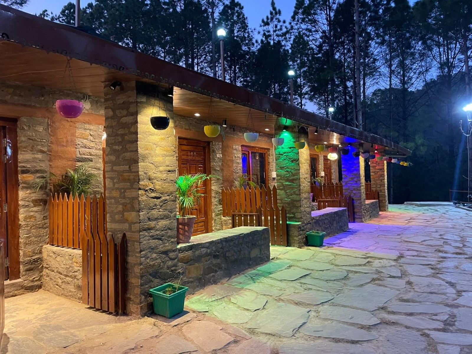 Nature Villaas Basa Homestay Pauri 외부 사진