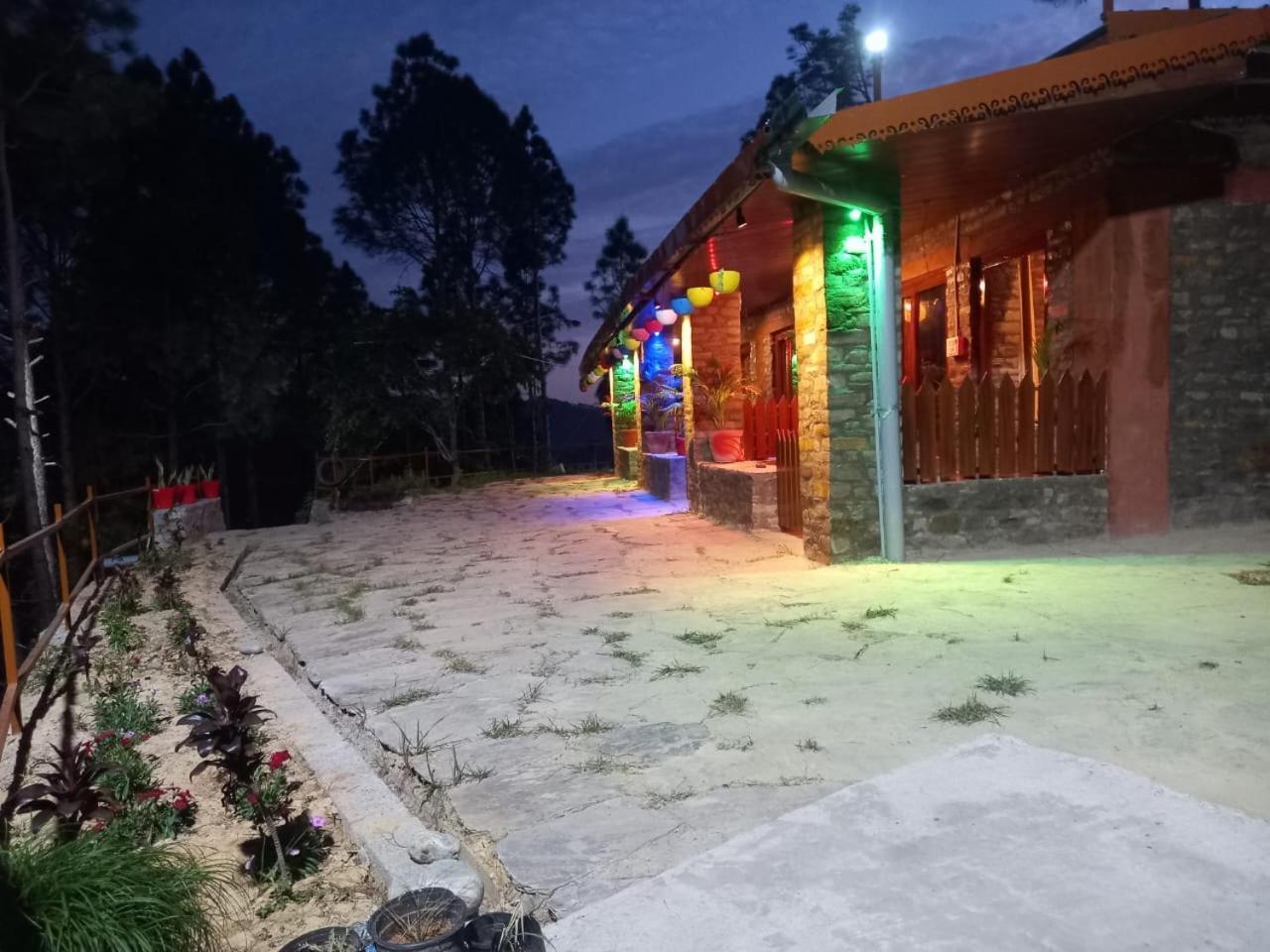 Nature Villaas Basa Homestay Pauri 외부 사진